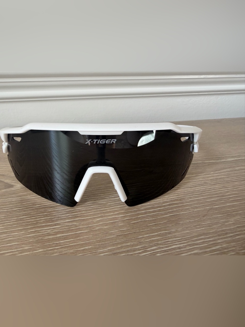 TIGER - White Sports VR/AR Protective Visor - Black Lens